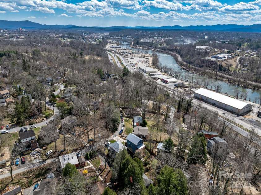 219 Westover Alley, Asheville, NC 28801.  MLS# CAR4240387, YatesRealty ID 6644. 
