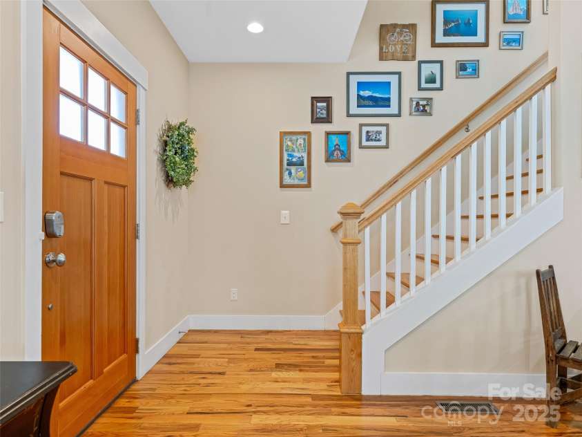 219 Westover Alley, Asheville, NC 28801.  MLS# CAR4240387, YatesRealty ID 6644. Heading Upstairs
