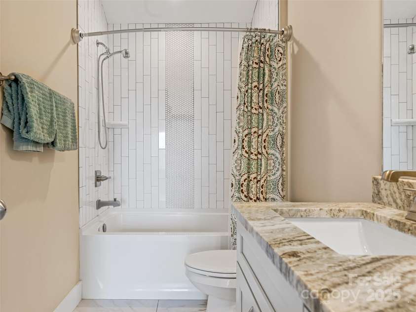 219 Westover Alley, Asheville, NC 28801.  MLS# CAR4240387, YatesRealty ID 6644. Upper Shared Bath