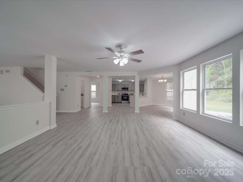 3227 Deshler Morris Lane, Charlotte, NC 28216.  MLS# CAR4244473, YatesRealty ID 6645. 