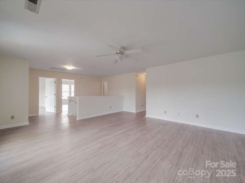 3227 Deshler Morris Lane, Charlotte, NC 28216.  MLS# CAR4244473, YatesRealty ID 6645. 