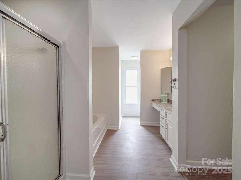 3227 Deshler Morris Lane, Charlotte, NC 28216.  MLS# CAR4244473, YatesRealty ID 6645. 