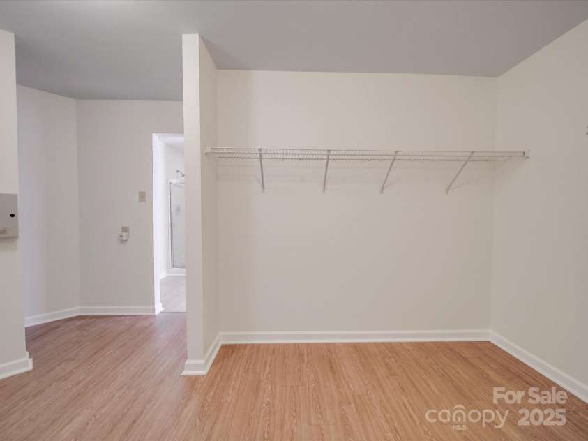 3227 Deshler Morris Lane, Charlotte, NC 28216.  MLS# CAR4244473, YatesRealty ID 6645. 