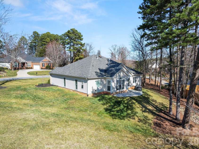 7526 Sedgebrook Drive, Stanley, NC 28164.  MLS# CAR4351008, YatesRealty ID 6645. 