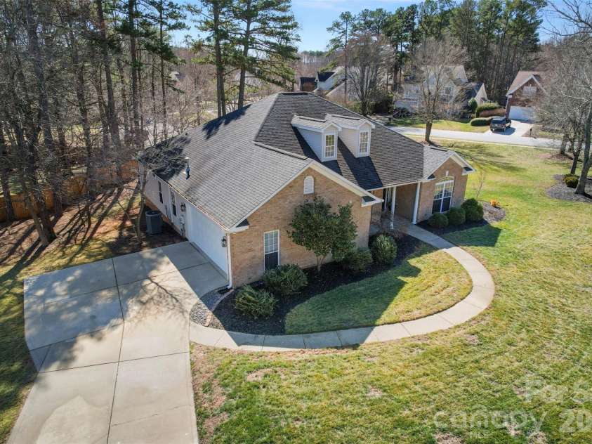 7526 Sedgebrook Drive, Stanley, NC 28164.  MLS# CAR4351008, YatesRealty ID 6645. 