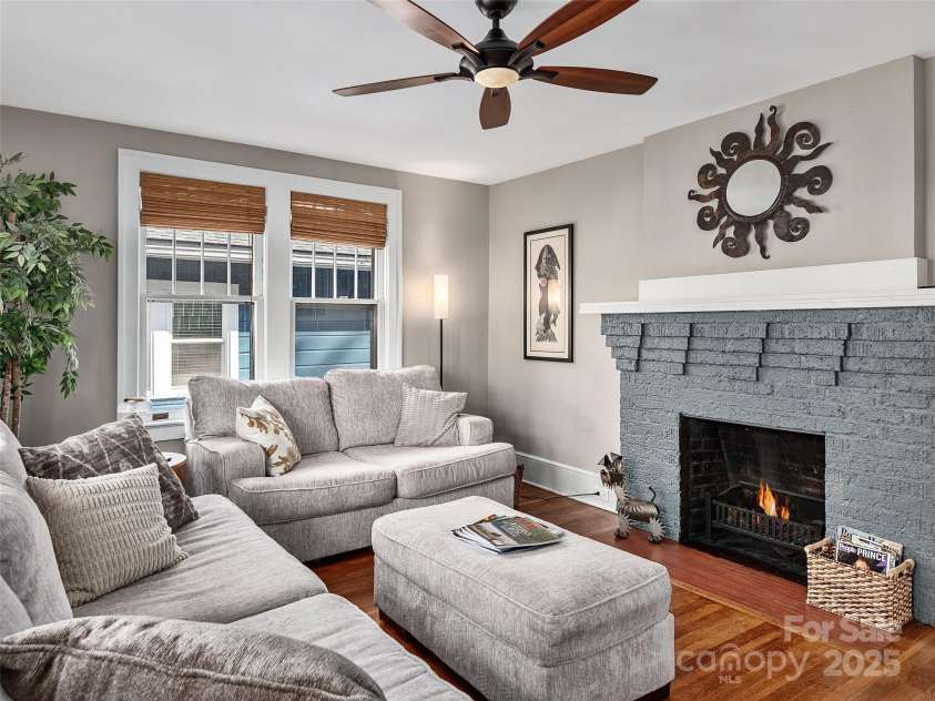 21 Coleman Avenue, Asheville, NC 28801.  MLS# CAR4235006, YatesRealty ID 6646. 