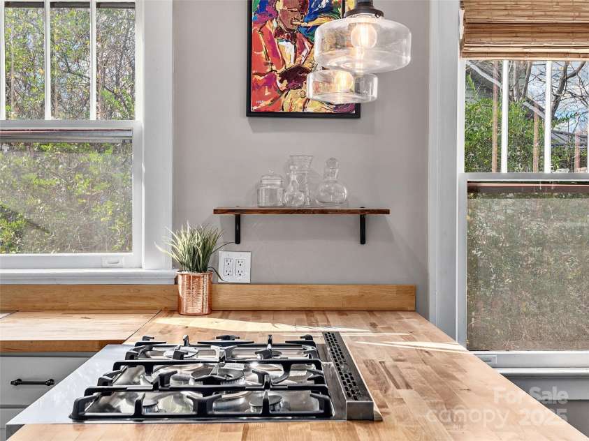 21 Coleman Avenue, Asheville, NC 28801.  MLS# CAR4235006, YatesRealty ID 6646. 