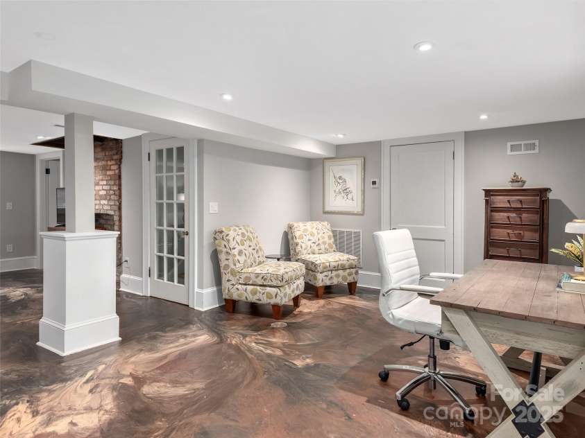 21 Coleman Avenue, Asheville, NC 28801.  MLS# CAR4235006, YatesRealty ID 6646. 