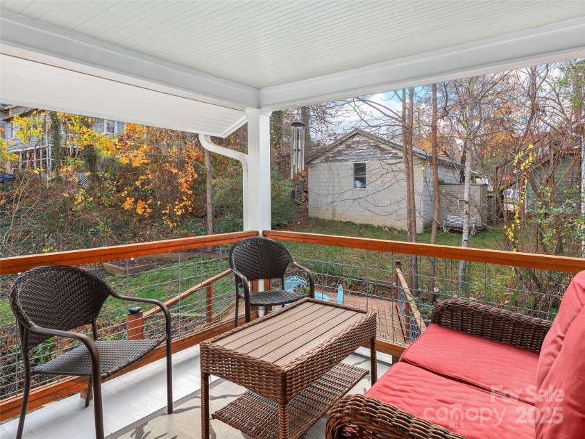 21 Coleman Avenue, Asheville, NC 28801.  MLS# CAR4235006, YatesRealty ID 6646. 