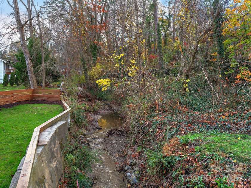 21 Coleman Avenue, Asheville, NC 28801.  MLS# CAR4235006, YatesRealty ID 6646. 