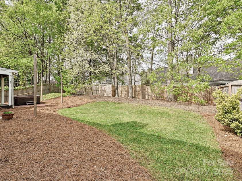 6112 Swanston Drive, Charlotte, NC 28269.  MLS# CAR4244362, YatesRealty ID 6647. 