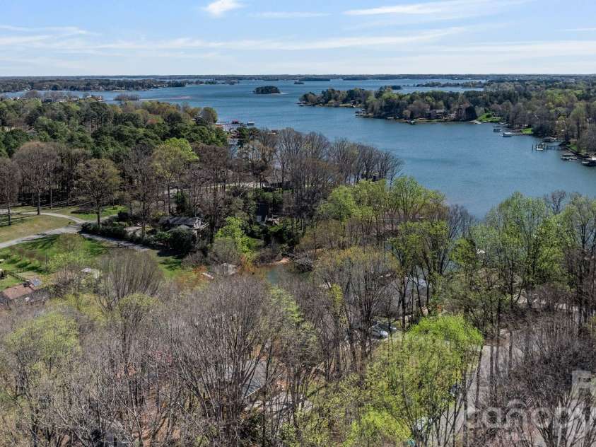 8032 Lakeview Drive, Denver, NC 28037.  MLS# CAR4359388, YatesRealty ID 6647. 