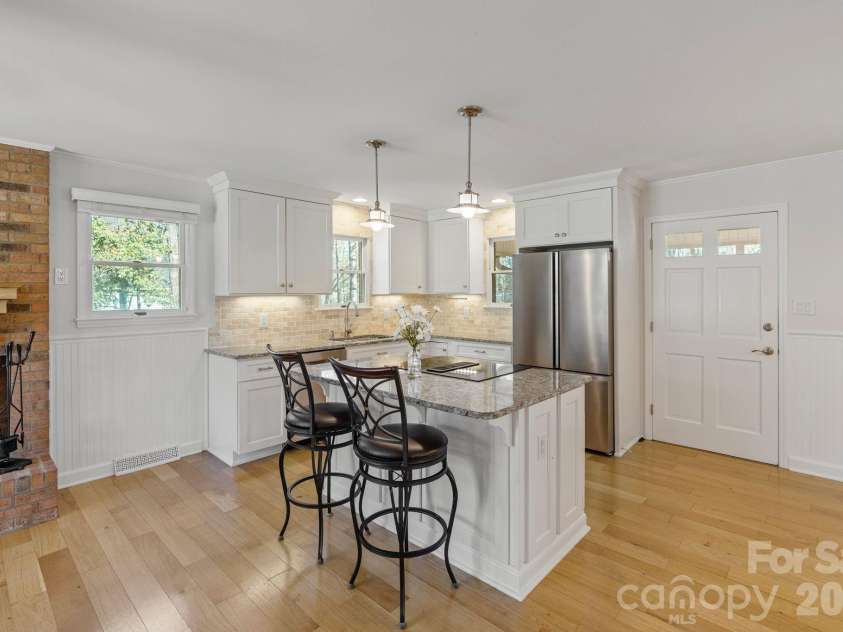 8032 Lakeview Drive, Denver, NC 28037.  MLS# CAR4359388, YatesRealty ID 6647. 