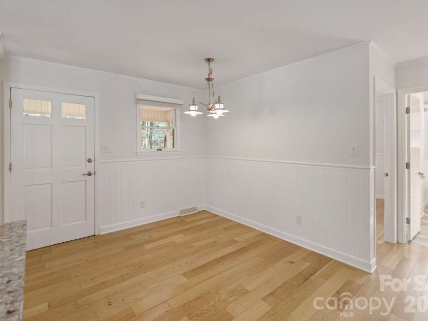 8032 Lakeview Drive, Denver, NC 28037.  MLS# CAR4359388, YatesRealty ID 6647. 