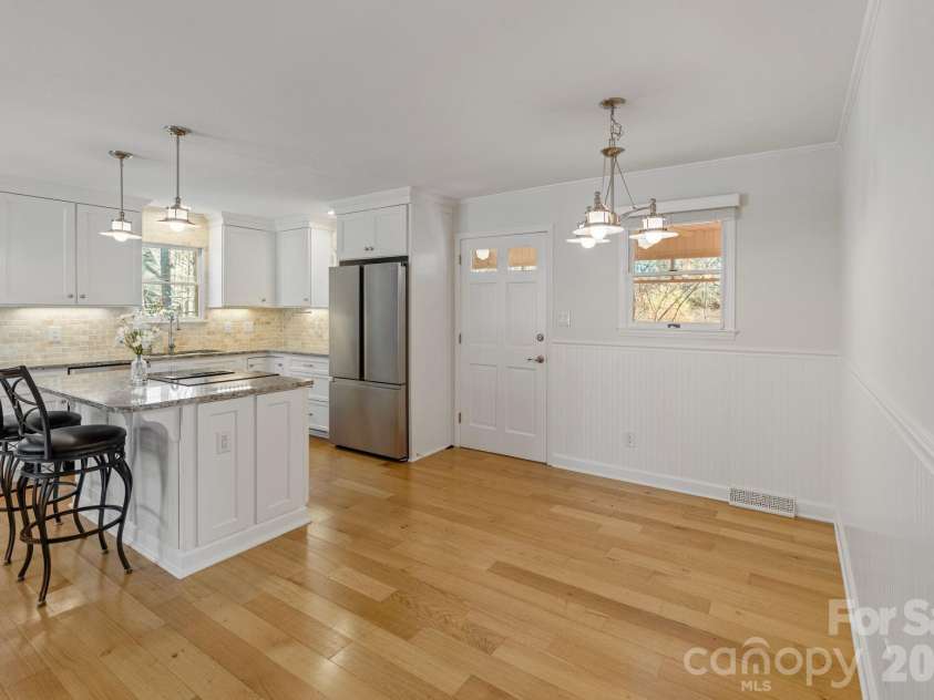 8032 Lakeview Drive, Denver, NC 28037.  MLS# CAR4359388, YatesRealty ID 6647. 