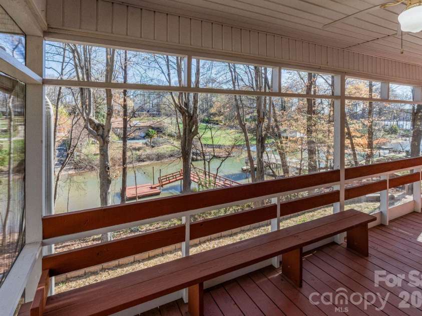 8032 Lakeview Drive, Denver, NC 28037.  MLS# CAR4359388, YatesRealty ID 6647. 