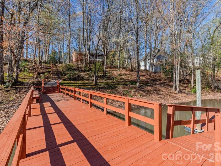 8032 Lakeview Drive, Denver, NC 28037.  MLS# CAR4359388, YatesRealty ID 6647. 