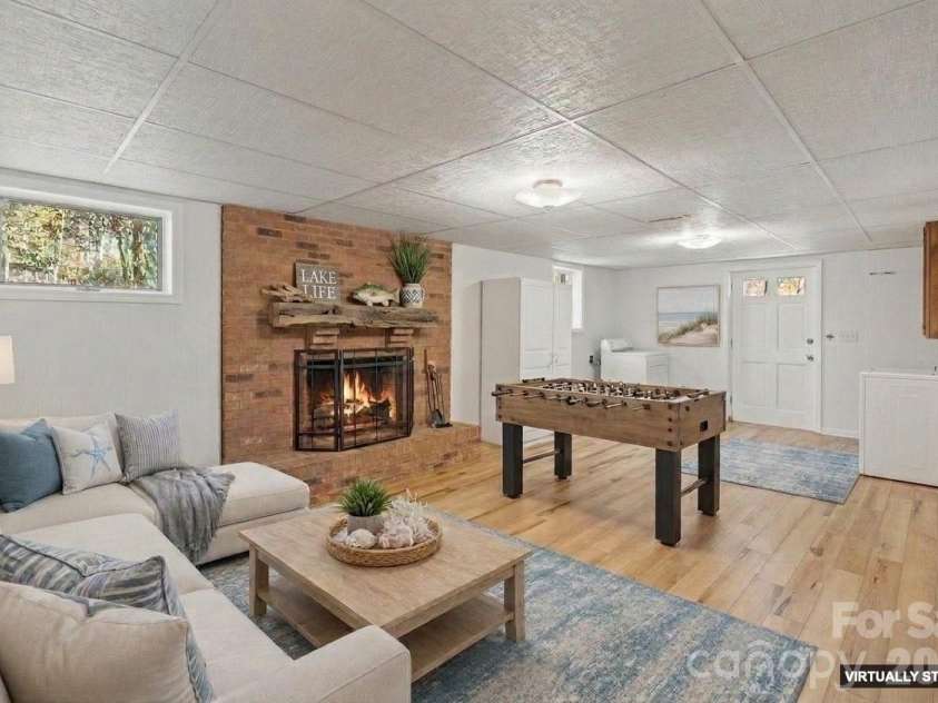 8032 Lakeview Drive, Denver, NC 28037.  MLS# CAR4359388, YatesRealty ID 6647. 