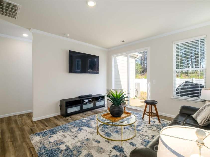 8156 Merryvale Lane, Charlotte, NC 28214.  MLS# CAR4361010, YatesRealty ID 6648. 