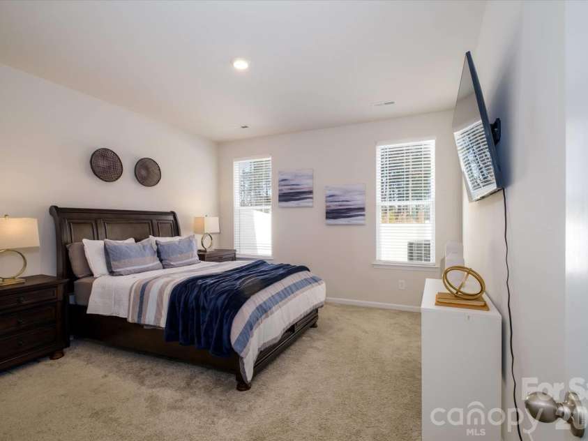 8156 Merryvale Lane, Charlotte, NC 28214.  MLS# CAR4361010, YatesRealty ID 6648. 