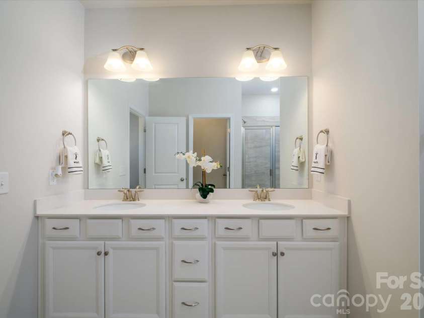8156 Merryvale Lane, Charlotte, NC 28214.  MLS# CAR4361010, YatesRealty ID 6648. 