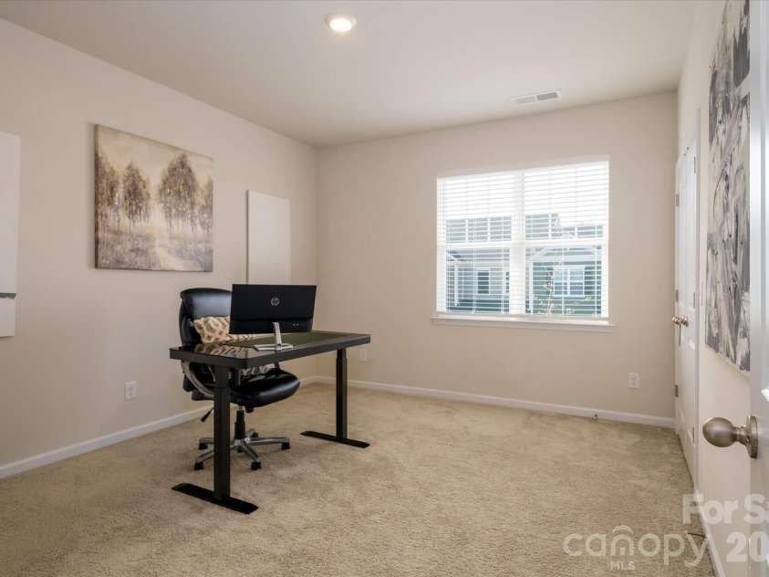 8156 Merryvale Lane, Charlotte, NC 28214.  MLS# CAR4361010, YatesRealty ID 6648. 