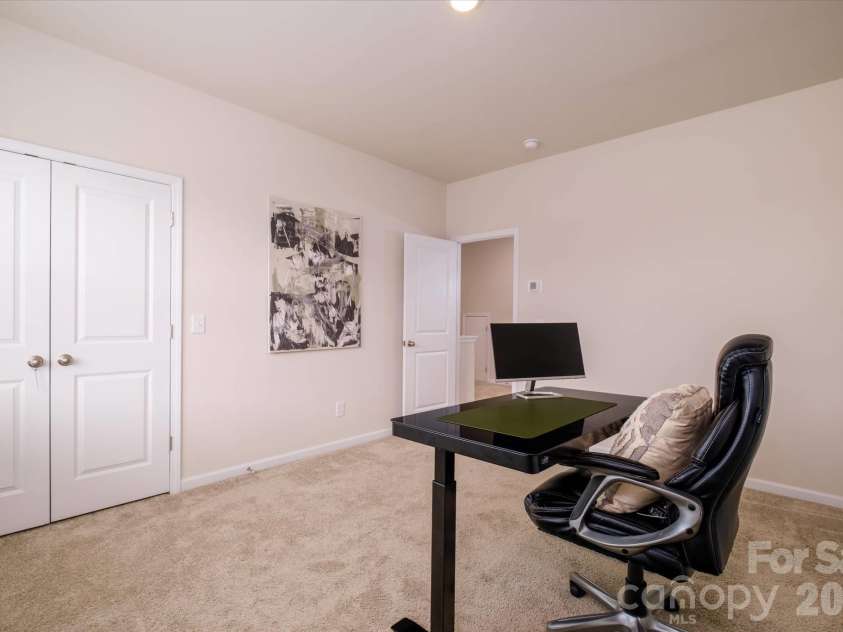 8156 Merryvale Lane, Charlotte, NC 28214.  MLS# CAR4361010, YatesRealty ID 6648. 