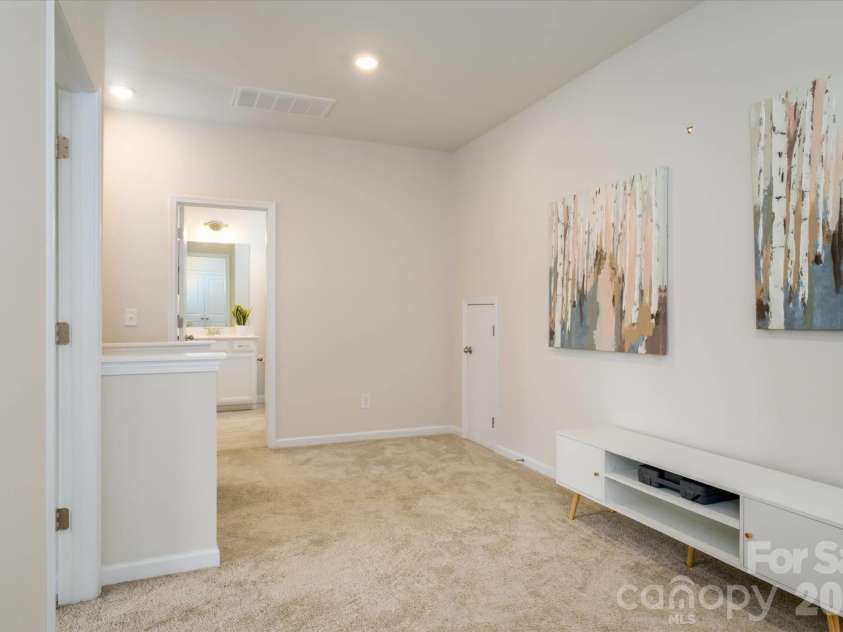 8156 Merryvale Lane, Charlotte, NC 28214.  MLS# CAR4361010, YatesRealty ID 6648. 