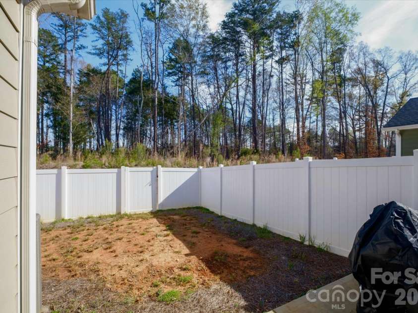 8156 Merryvale Lane, Charlotte, NC 28214.  MLS# CAR4361010, YatesRealty ID 6648. 