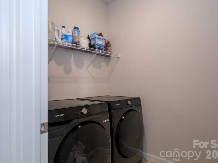8156 Merryvale Lane, Charlotte, NC 28214.  MLS# CAR4361010, YatesRealty ID 6648. 