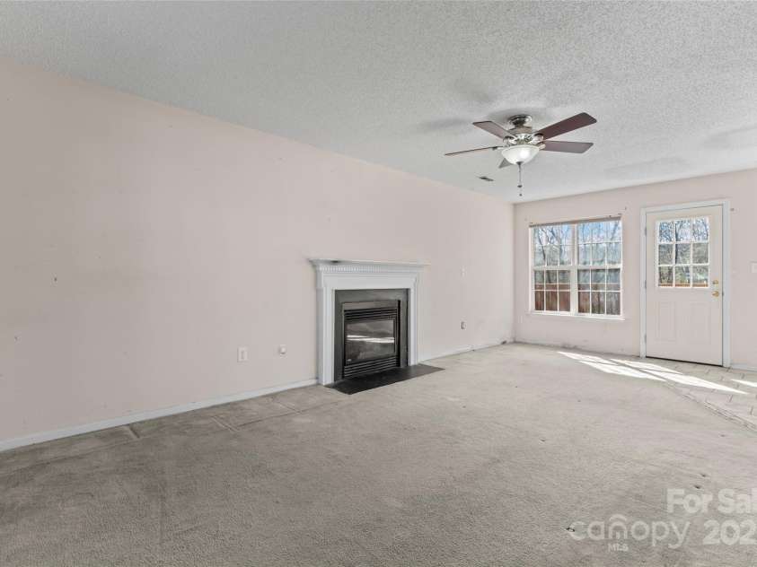 2802 Longspur Drive, Matthews, NC 28105.  MLS# CAR4219732, YatesRealty ID 6649. 