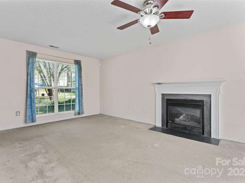 2802 Longspur Drive, Matthews, NC 28105.  MLS# CAR4219732, YatesRealty ID 6649. 