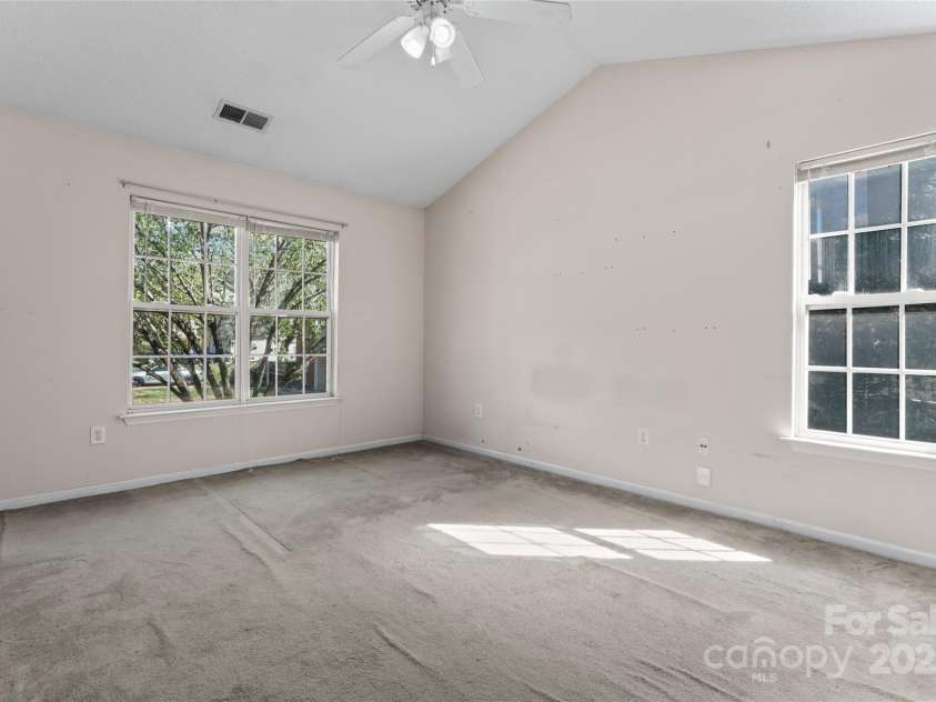 2802 Longspur Drive, Matthews, NC 28105.  MLS# CAR4219732, YatesRealty ID 6649. 