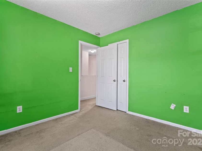 2802 Longspur Drive, Matthews, NC 28105.  MLS# CAR4219732, YatesRealty ID 6649. 