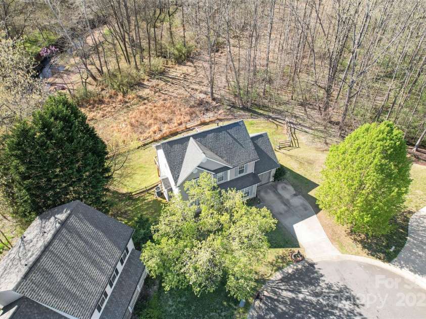 2802 Longspur Drive, Matthews, NC 28105.  MLS# CAR4219732, YatesRealty ID 6649. 