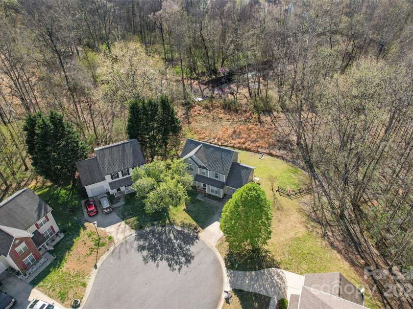 2802 Longspur Drive, Matthews, NC 28105.  MLS# CAR4219732, YatesRealty ID 6649. 