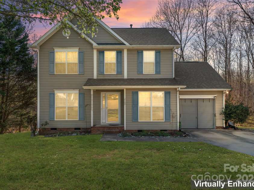 2802 Longspur Drive, Matthews, NC 28105.  MLS# CAR4219732, YatesRealty ID 6649. 