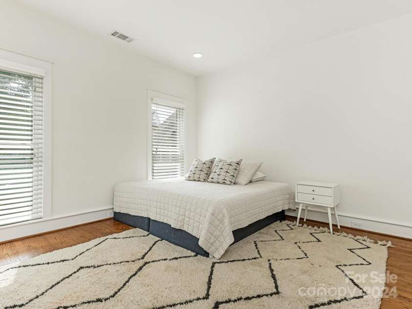 1218 Wareham Court, Charlotte, NC 28207.  MLS# CAR4177467, YatesRealty ID 665. Bedroom 3