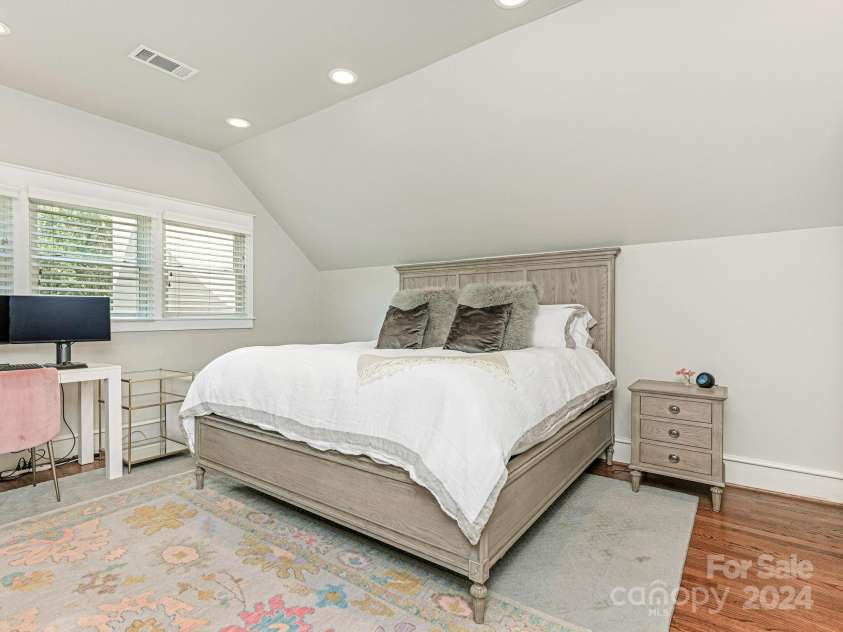 1218 Wareham Court, Charlotte, NC 28207.  MLS# CAR4177467, YatesRealty ID 665. Bedroom 5/Bonus Room