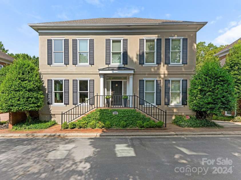 1218 Wareham Court, Charlotte, NC 28207.  MLS# CAR4177467, YatesRealty ID 665. Front Exterior