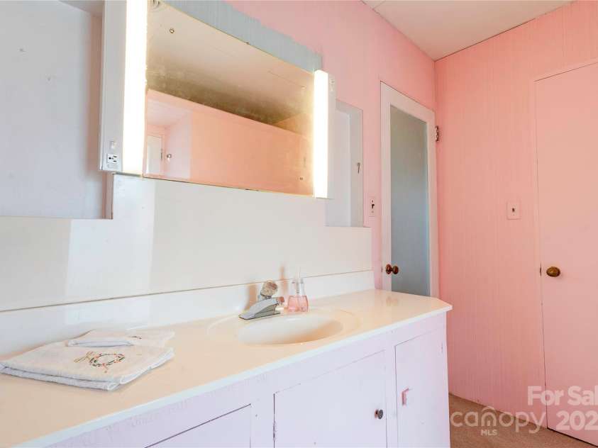 3809 Polkville Road, Shelby, NC 28150.  MLS# CAR4327106, YatesRealty ID 665. Bathroom 1
