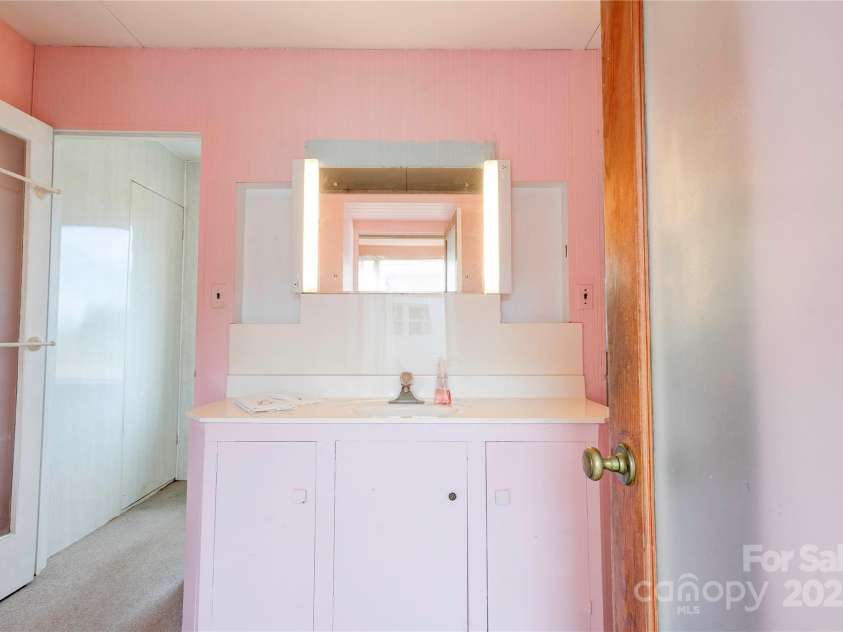 3809 Polkville Road, Shelby, NC 28150.  MLS# CAR4327106, YatesRealty ID 665. Bathroom 1