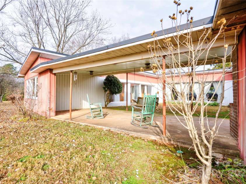 3809 Polkville Road, Shelby, NC 28150.  MLS# CAR4327106, YatesRealty ID 665. Covered Porch/Courtyard