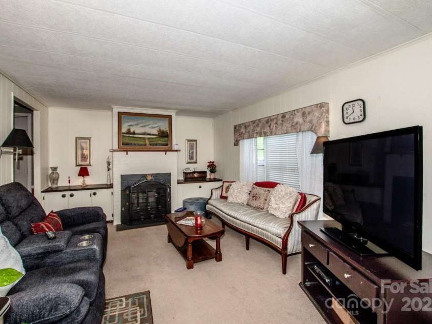 2144 Newhart Road, Charlotte, NC 28214.  MLS# CAR4245838, YatesRealty ID 6650. 