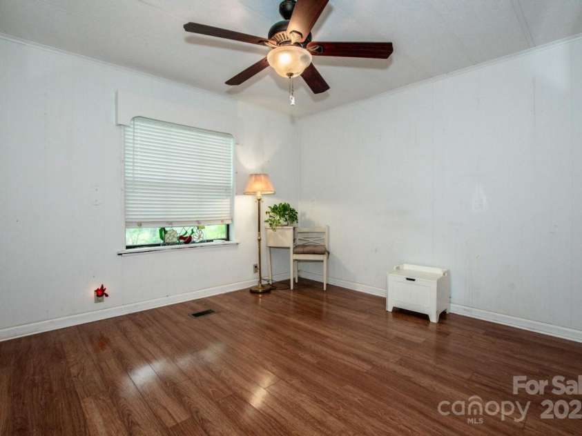 2144 Newhart Road, Charlotte, NC 28214.  MLS# CAR4245838, YatesRealty ID 6650. 