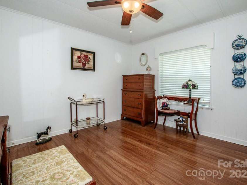 2144 Newhart Road, Charlotte, NC 28214.  MLS# CAR4245838, YatesRealty ID 6650. 