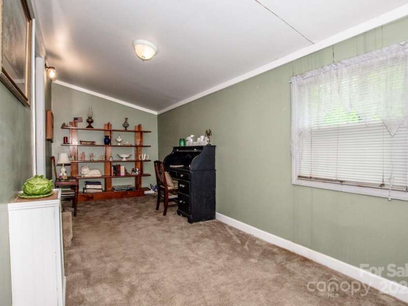 2144 Newhart Road, Charlotte, NC 28214.  MLS# CAR4245838, YatesRealty ID 6650. 