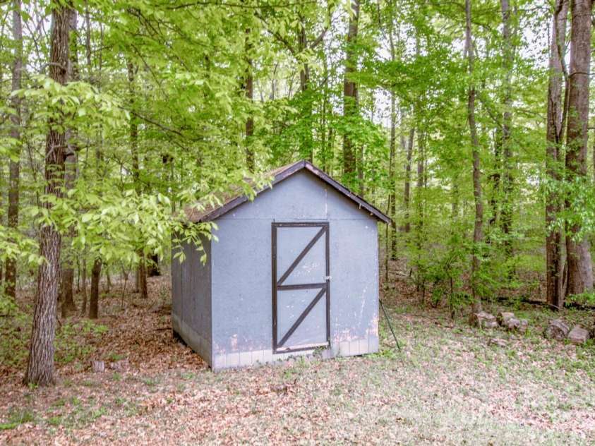 2144 Newhart Road, Charlotte, NC 28214.  MLS# CAR4245838, YatesRealty ID 6650. 