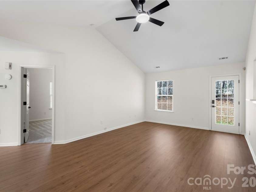 11434 Northwoods Forest Drive, Charlotte, NC 28214.  MLS# CAR4358069, YatesRealty ID 6651. 