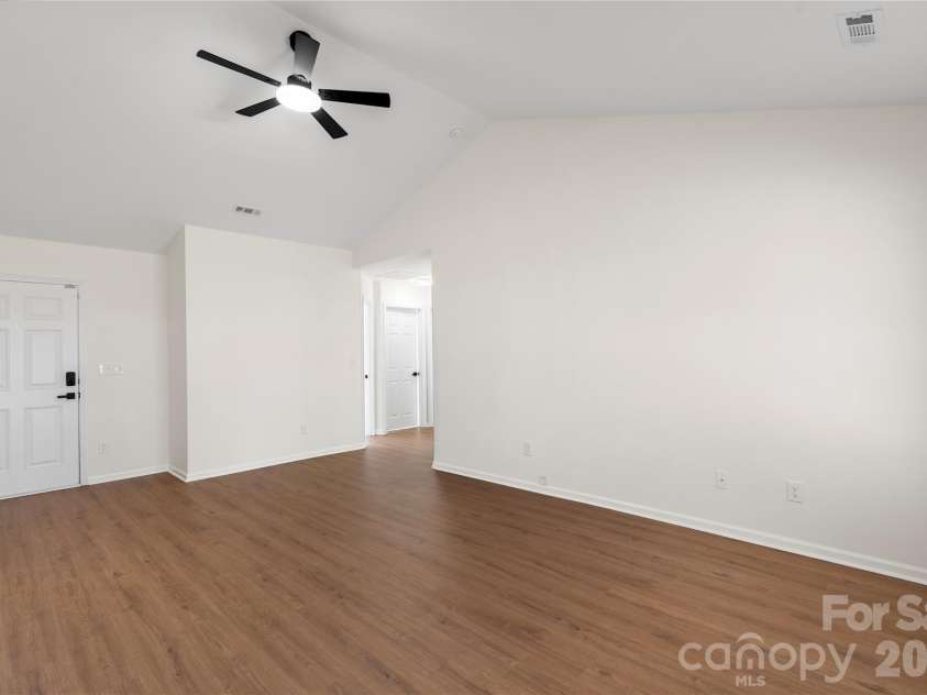 11434 Northwoods Forest Drive, Charlotte, NC 28214.  MLS# CAR4358069, YatesRealty ID 6651. 